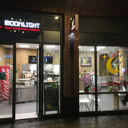 Moonlight Asian Streetfood Café & Noodles